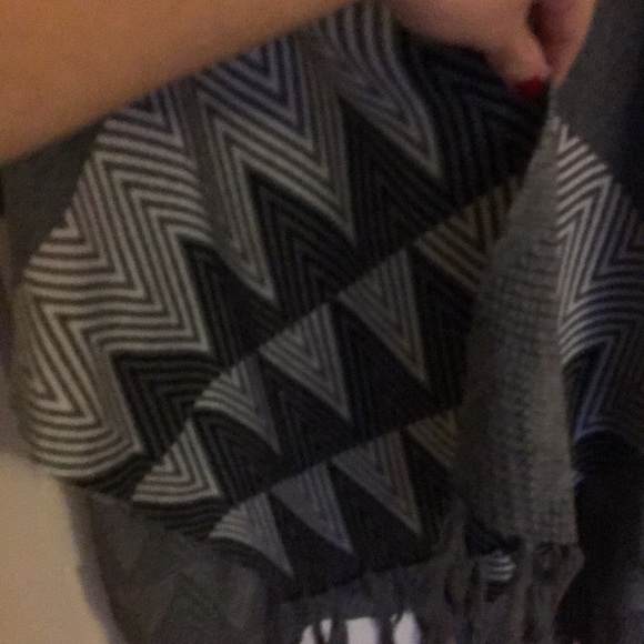 Poncho - Picture 2 of 5